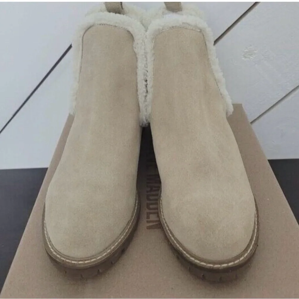 NWT Steve Madden Women's Suede Beige Winter Boots